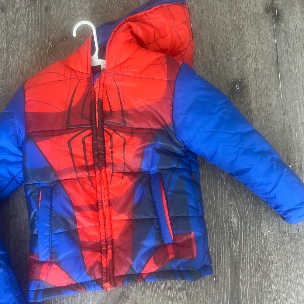 Kids Spider-Man snow suit Puffer Jacket and bib size 5/6